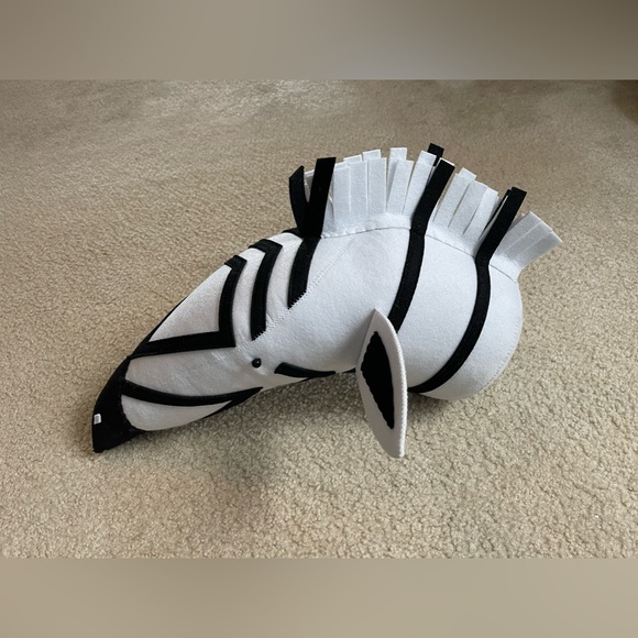 Zebra - Felt Animal Head Wall Decor - Picture 2 of 6